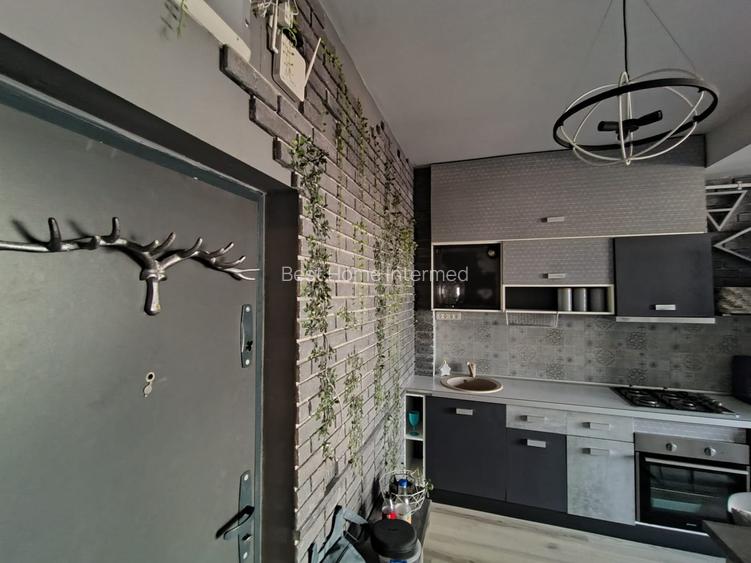 Ocazie ! Mamaia Sat, 2 camere, etaj 2, mobilat, utilat, 85.000 Euro - 9