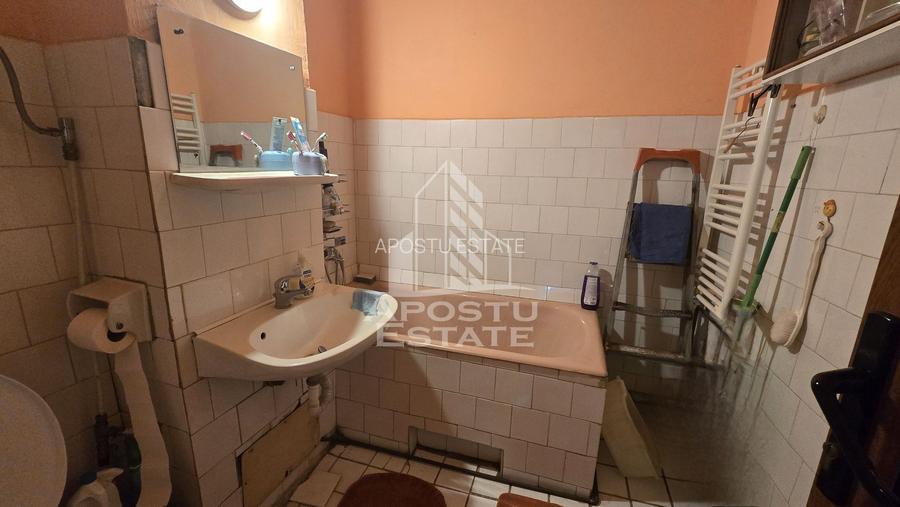 Apartament cu 3 camere, centrala proprie, etaj 3, zona Lipovei - 9