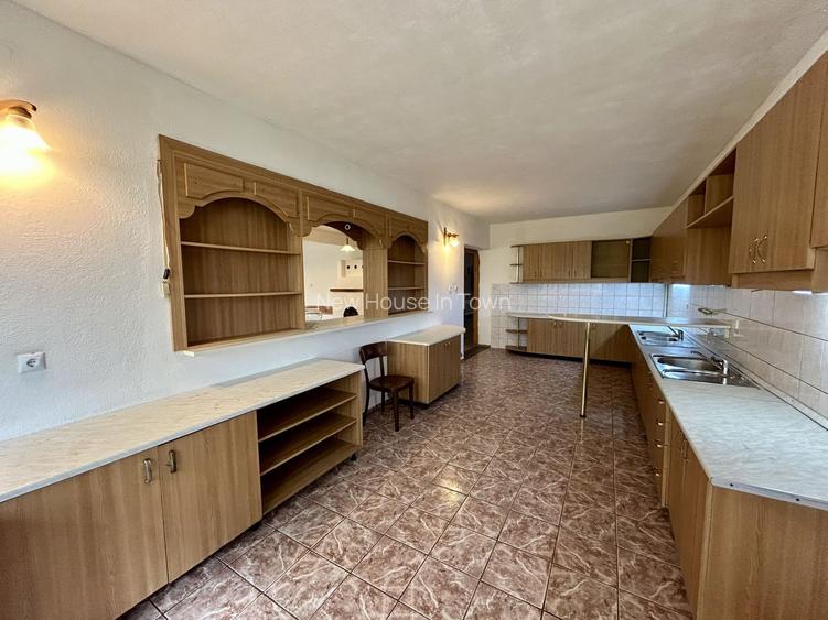 Pensiune cu potențial deosebit, vedere spectaculoasă spre Piatra Craiului - 13