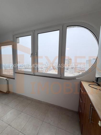 Apartament 3 camere de vanzare, situat in Zona Centrala - 6