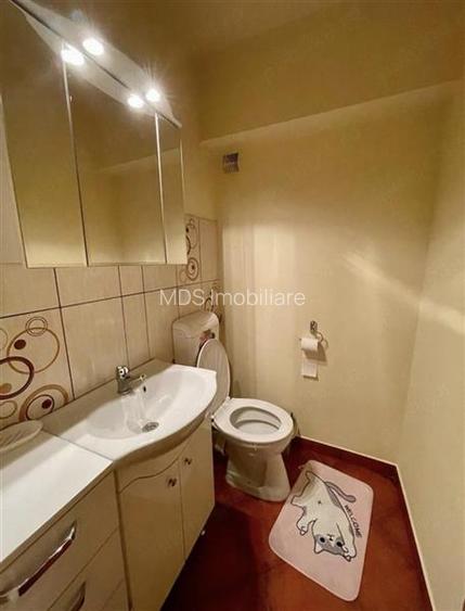 Decomandat cu 2 bai la etajul 1 aproape de Mall - 4