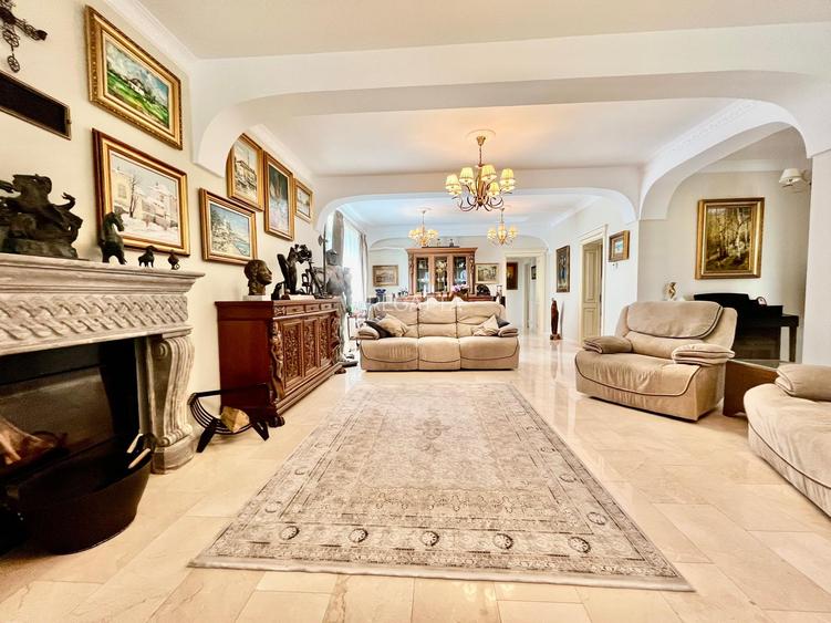 Vila superba cu vedere la lac - posibilitate alipire teren cu iesire la lac - 17