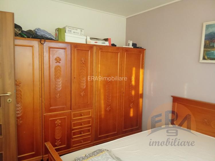 Apartament 4 camere,Bloc reabilitat ,Decebal, Str. Splaiul Crisanei - 3
