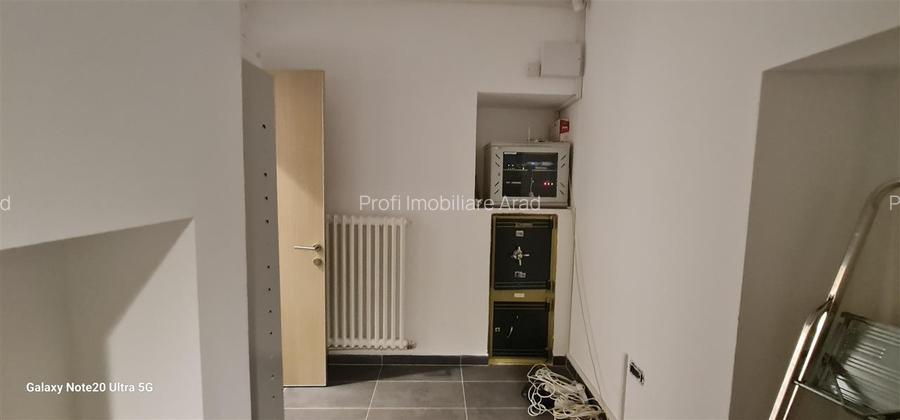 Spatiu comercial 147mp, F.S.12ml, zona Teatru, renovat - 12