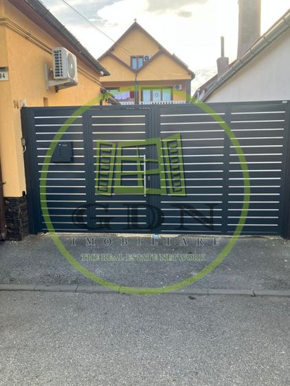 Complex de 2 case moderne suprafata totala de 245mp mobilate, zona Terezian