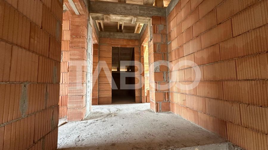 Casa de vanzare individuala 5 camere curte 500 mpu 127 mpu Selimbar