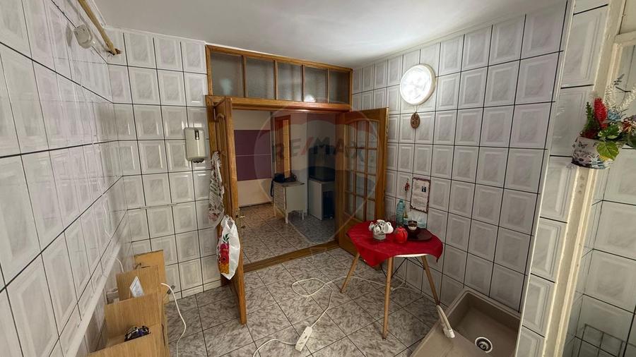 Apartament 3 camere Ultracentral cu loc de parcare
