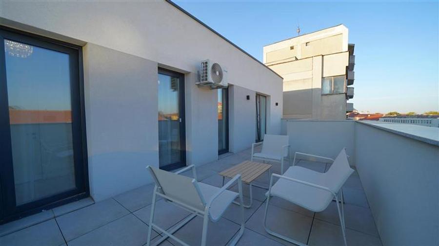 APARTAMENT NOU | ULTRACENTRAL | PRIMA INCHIRIERE | TERASA GENEROASA | PARCARE +