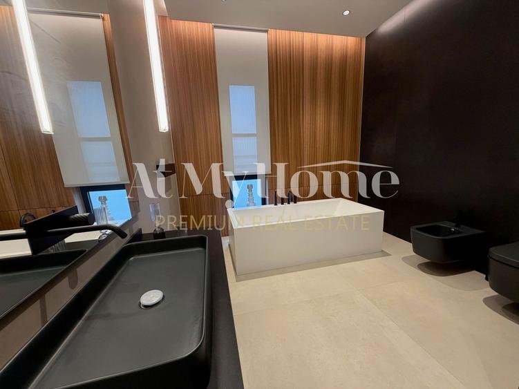 Penthouse superb cu 5 camere, RENOVAT, MOBILAT, 2 parcari, boxa, terasa 186mp