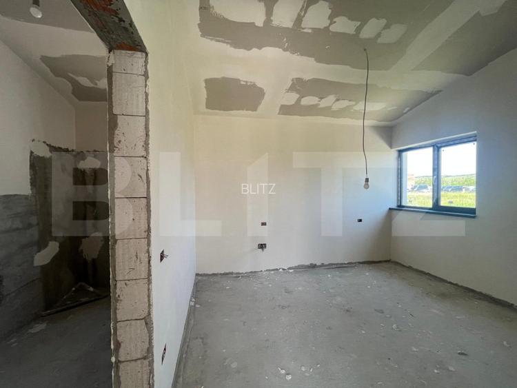 Casa pe parter cu un design deosebit, zona nordica / Simnicul de Jos - 8