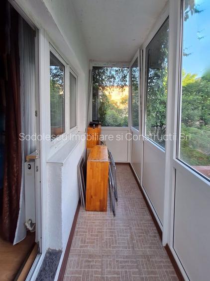 Apartament cu 3 camere,luminos in zona Aradului - 2