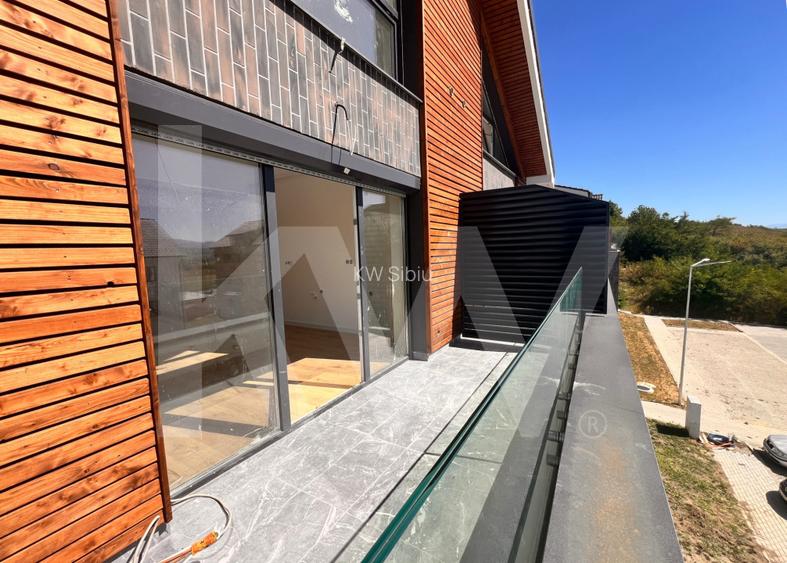 Apart. cu 2 cam. pe două nivele, cu logie. Vilă design modern în Cristian-Sibiu - 5