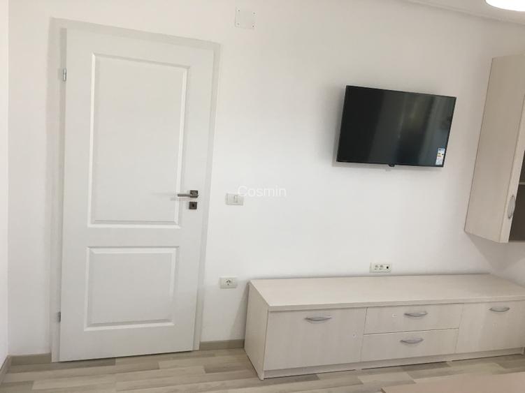 Proprietar, închiriez apartament 3 camere  - 7