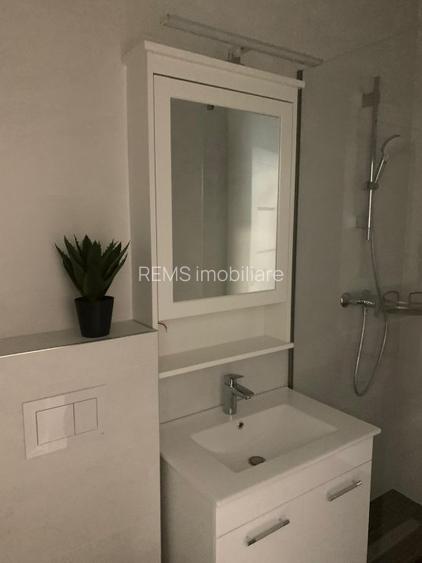 Casa de vanzare, formata din 2 apartamente, P-ta Abator - 8