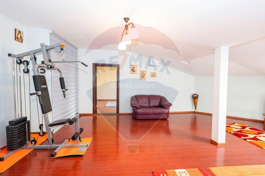 Casa 5 camere + spațiu comercial zona centrala - 13