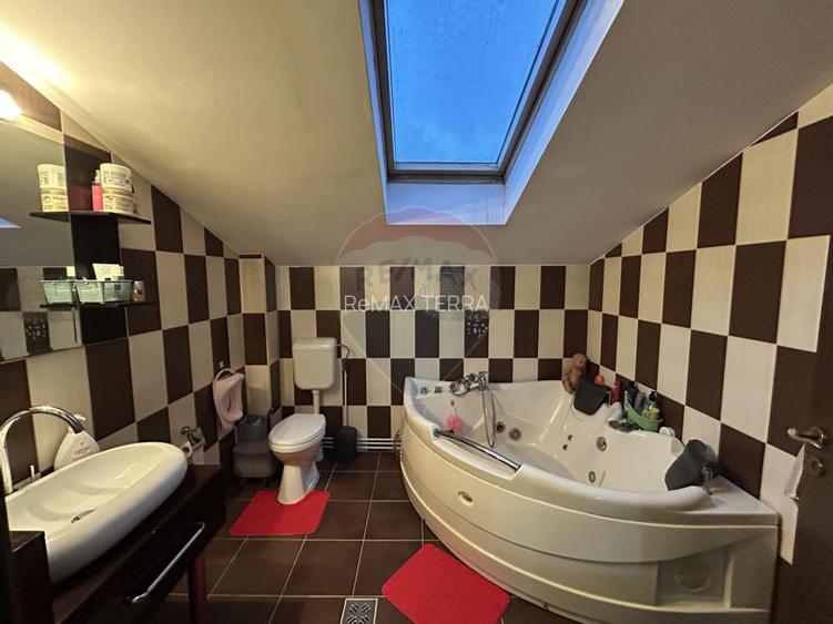 Casă / Vilă cu 5 camere de vânzare în zona Orasul Vechi - 12