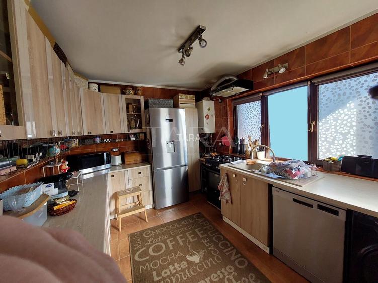 Casa visurilor tale în Florești, in aproprierea strazii Avram Iancu. - 2