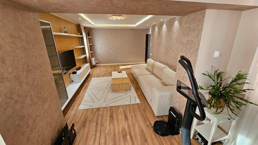 De vanzare apartament 4 camere, Inel 2 - 13