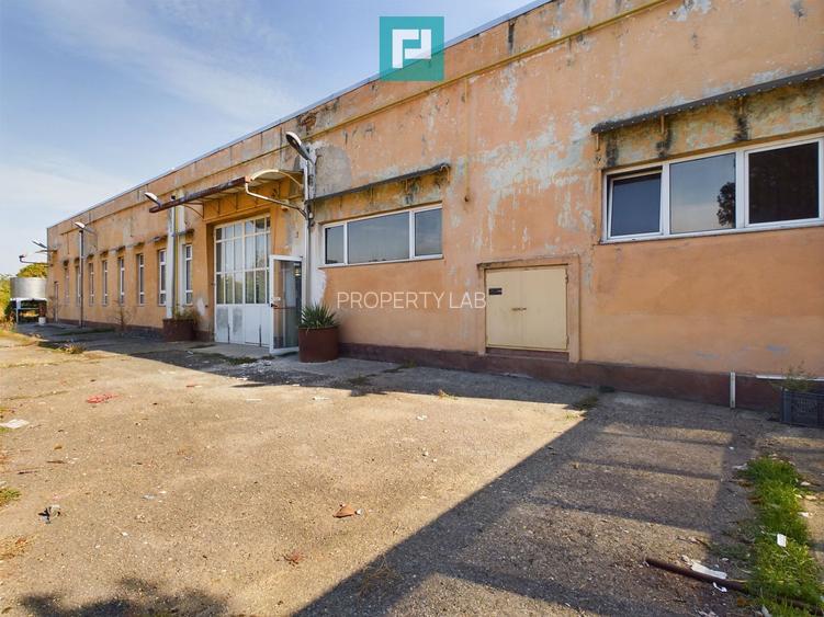 Spațiu industrial cu platformă betonată și teren - 3