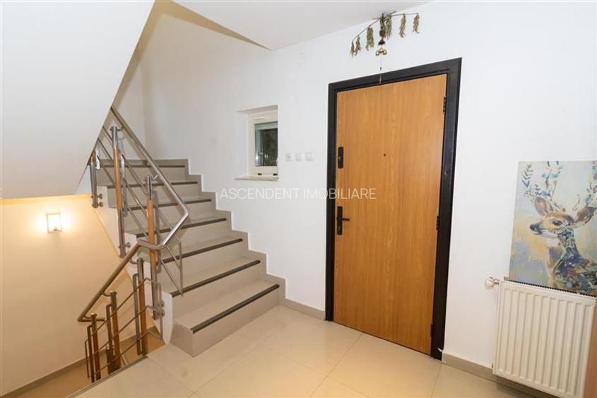 Vila distincta, panorama urbana, amplasare de top, Zarnesti, Brasov - 15