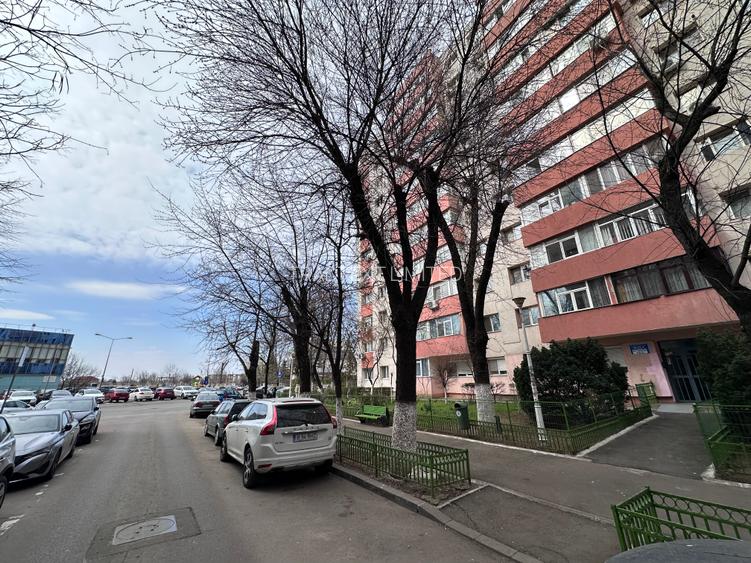 Apartament de 3 camere decomandate. - 2