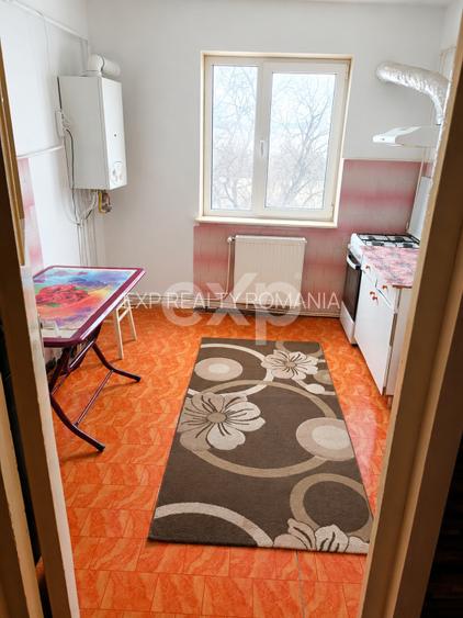 Apartament 2 camere semidecomandat de vanzare, centrală proprie, strada Mioriței - 4