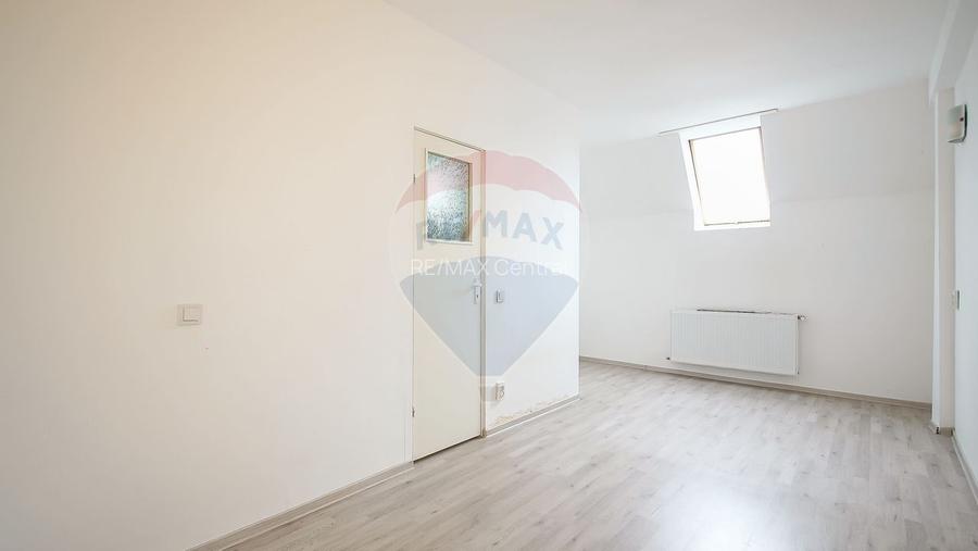 CENTRAL - Vila  DE INCHIRIAT  - pretabila diverse businessuri - 17