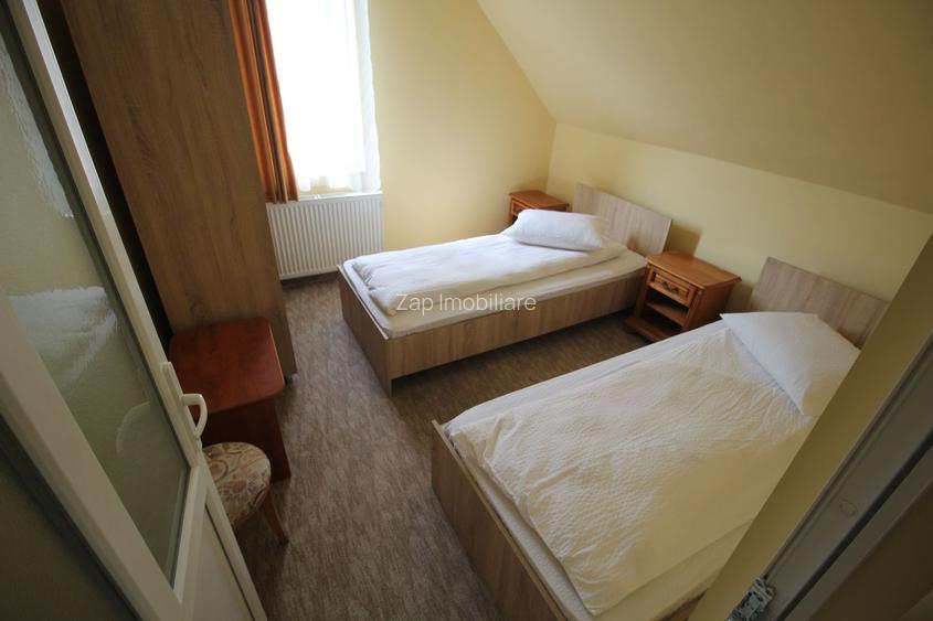 Casa 4 camere,4 bai,1 bucatarie,1 living,120 mp,500mp teren - 15