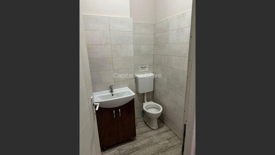Spațiu comercial Roman  - 7