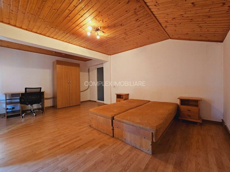 Piata Muncii | 3 minute metrou | Camera la mansarda unei vile pentru o studenta - 3