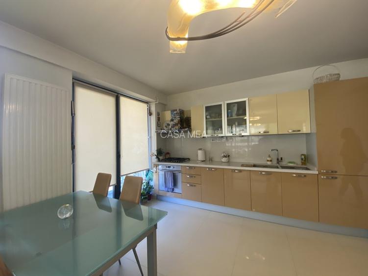 Apartament 4 camere bloc boutique si terasa de 25m - 37