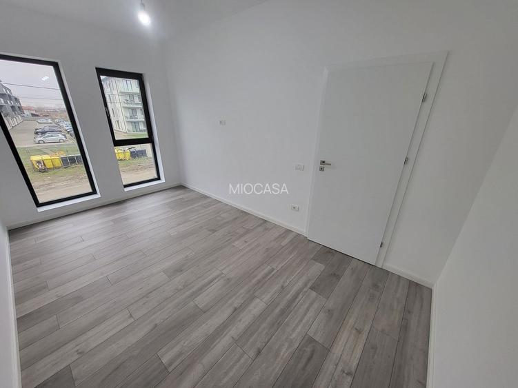 Bloc Nou. Etaj 1. Decomandat. Bucatarie Inchisa. Asfalt - 11