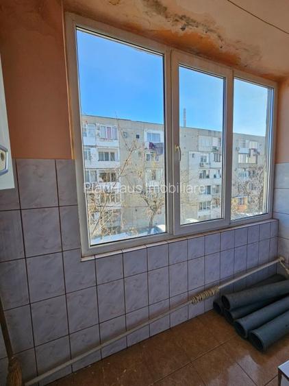 Garsoniera confort 1 ,etaj 2, in apropiere de liceul Nenitescu , 30 mp  - 4