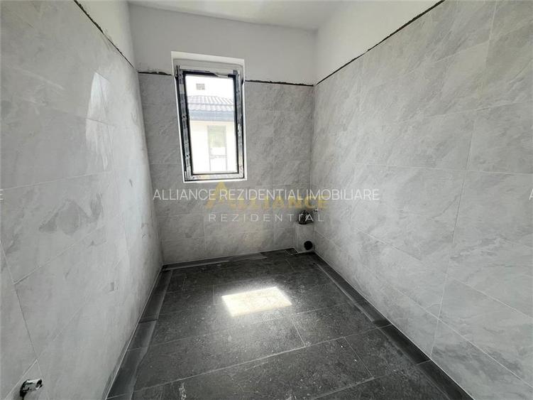 Vila Individuala - 5 camere-3 bai-Strada Miorita-500 M  de STV - 23