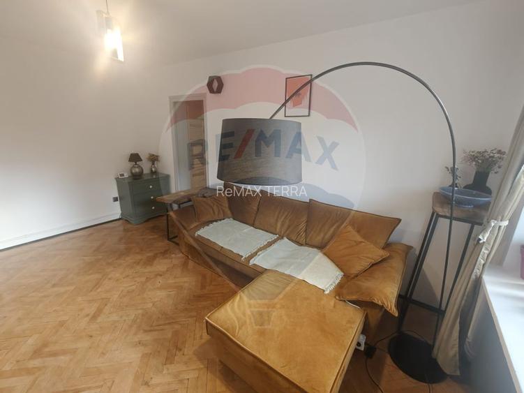 Apartament cu 3 camere de inchiriat Victor Babeș etaj 1 - 3