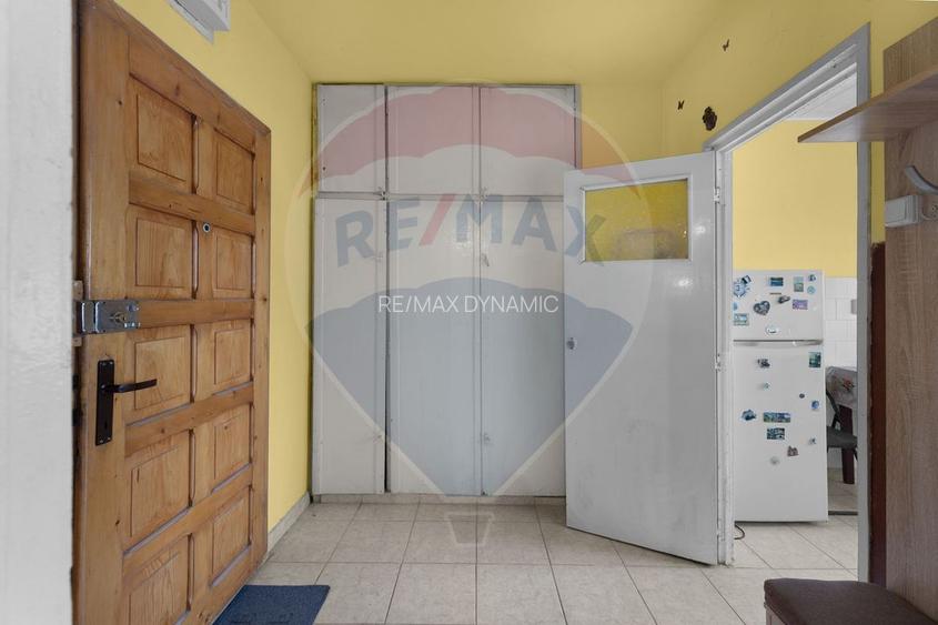 Apartament cu 2 camere de vânzare - zona Alfa - 4