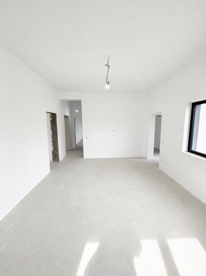 Casa de vanzare la intrare in Cumpana pe partea stanga  - 7