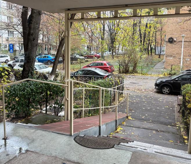 GORJULUI,metrou,bloc reabilitat termic in inima cartierului MILITARI,curat,liber - 9