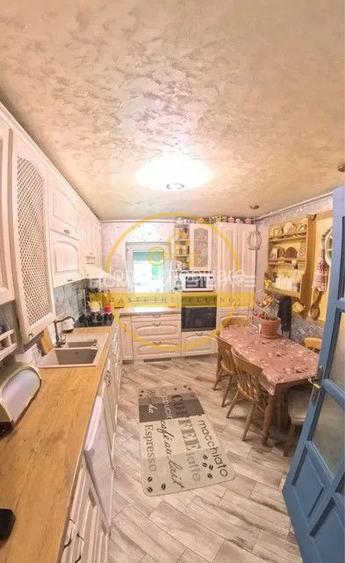 Apartament cu 4 camere - decomandat/ etajul 3/ 80mp/ Piața Dacia - 5