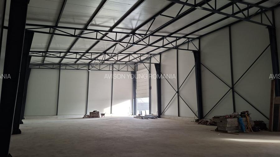 Hala nou construita de 500mp cu curte proprie betonata - 2