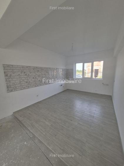Vila cu 4 camere+pod locuibil neamenajat,curte 240 mp - 6