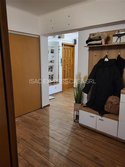 Apartament spatios de 3 camere, ultracentral, strada Arcu - 10