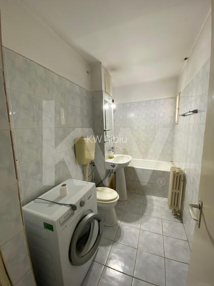 Apartament de vanzare 4 camere - 5