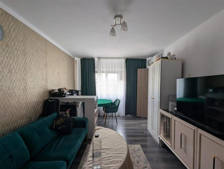 Decomandat 2 camere etaj 2 Zona Lipovei - 5