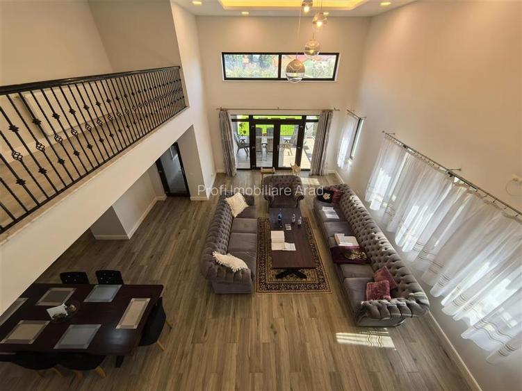 Vila impunatoare cu 6 camere spatioase in stil american - 25