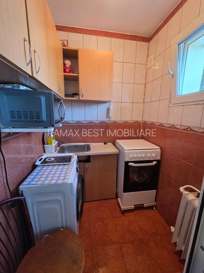 Titan, 15 minute metrou, strada Postavarul intersectie Tudor Ion,5 minute Auchan - 5