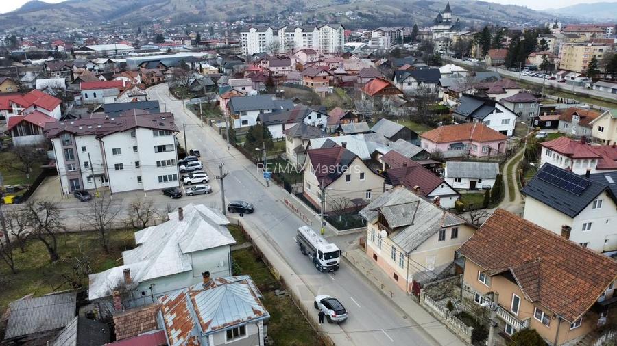 Casă de vânzare în GURA HUMORULUI zona Ariniș 250 mp teren - 11