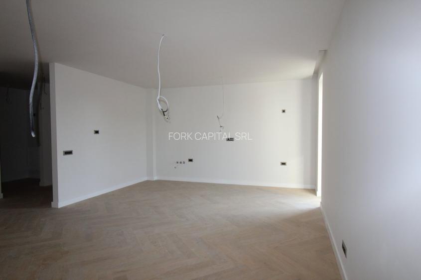 Cambridge School, 4 camere 3 bai 2 terase mari 2 locuri de parcare. Erou Iancu N - 4