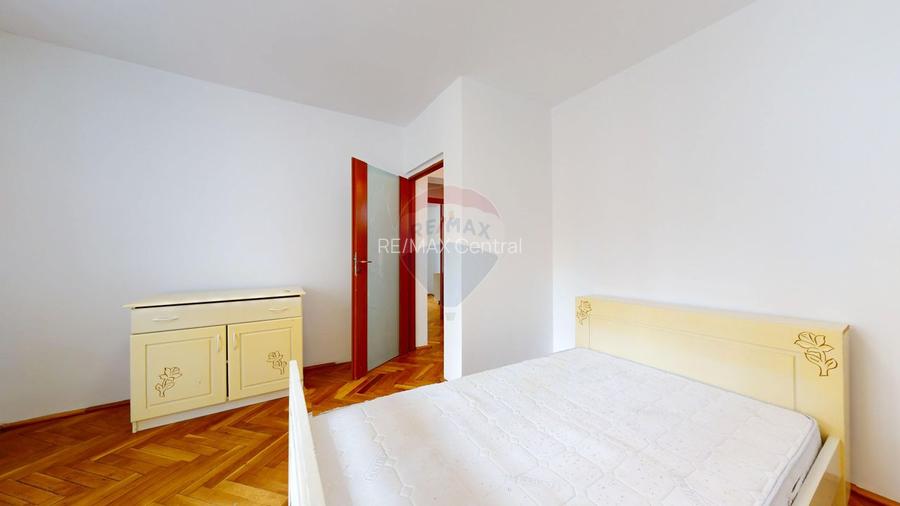 De închiriat: apartament 4 camere pe 2 nivele - 11