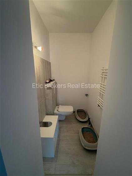 Vanzare casa 3 camere, 2 bai, curte 300 mp, Parc Bazilescu, renovata integral - 6